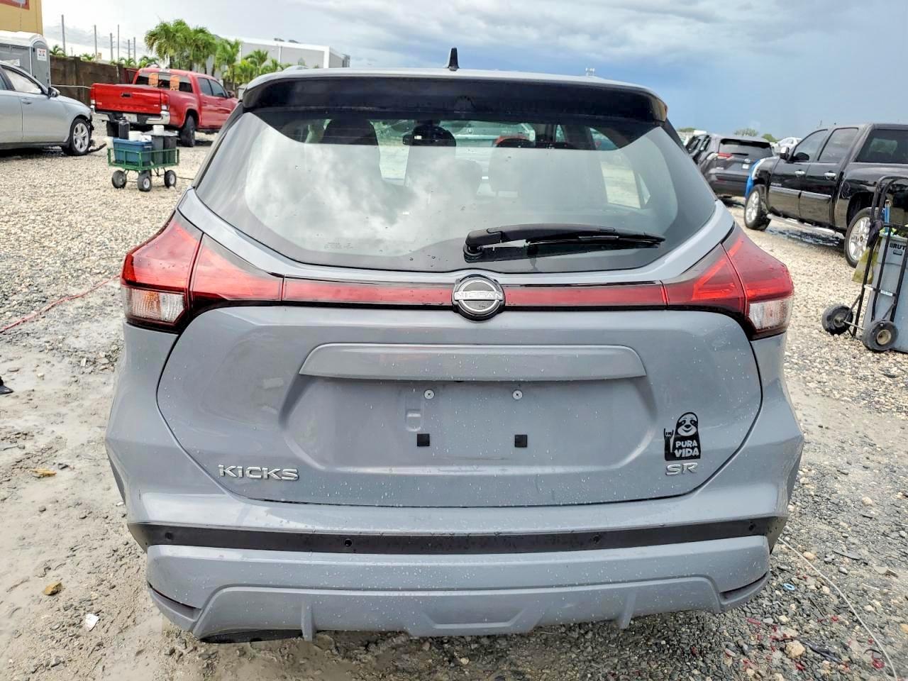 2023 NISSAN KICKS
