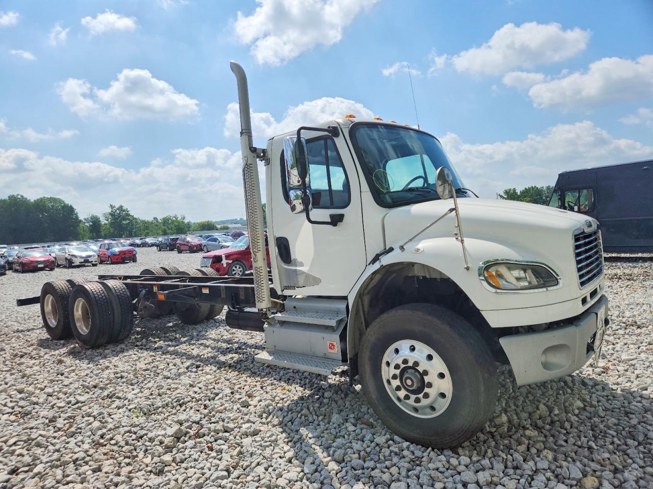 2012 FREIGHTLINER M2 106