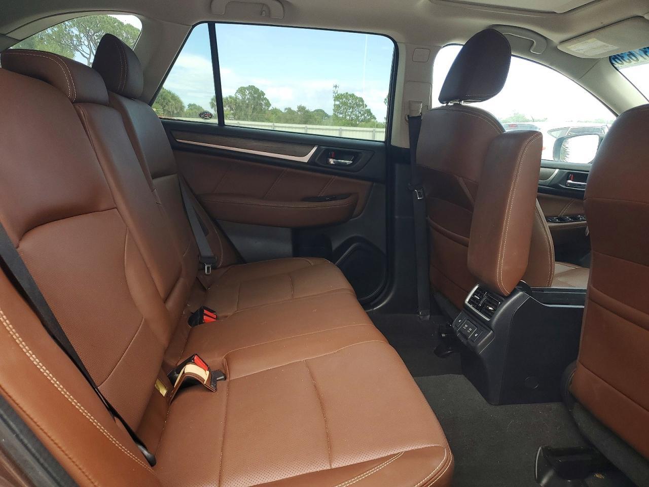 2019 SUBARU Outback
