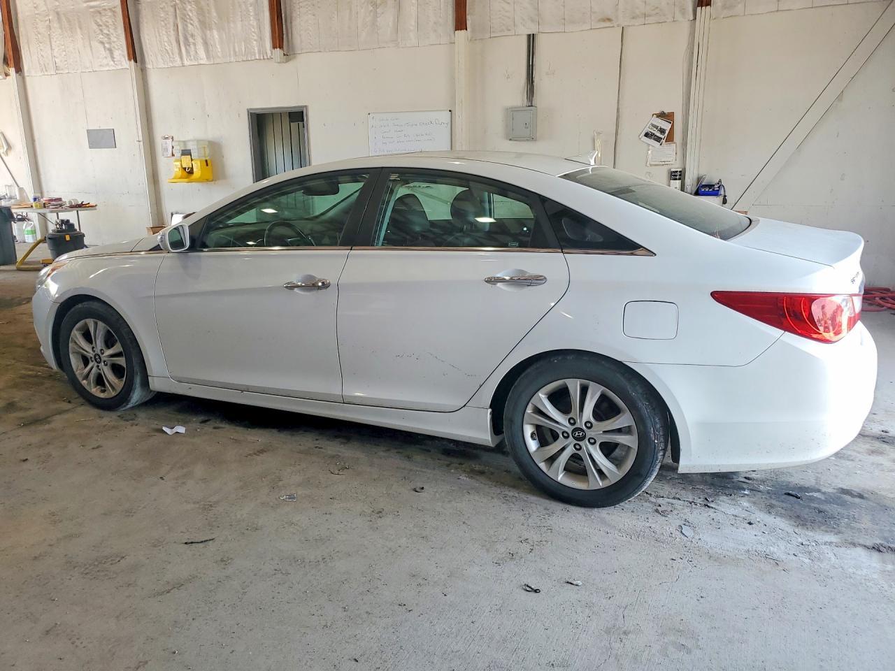 2011 HYUNDAI SONATA