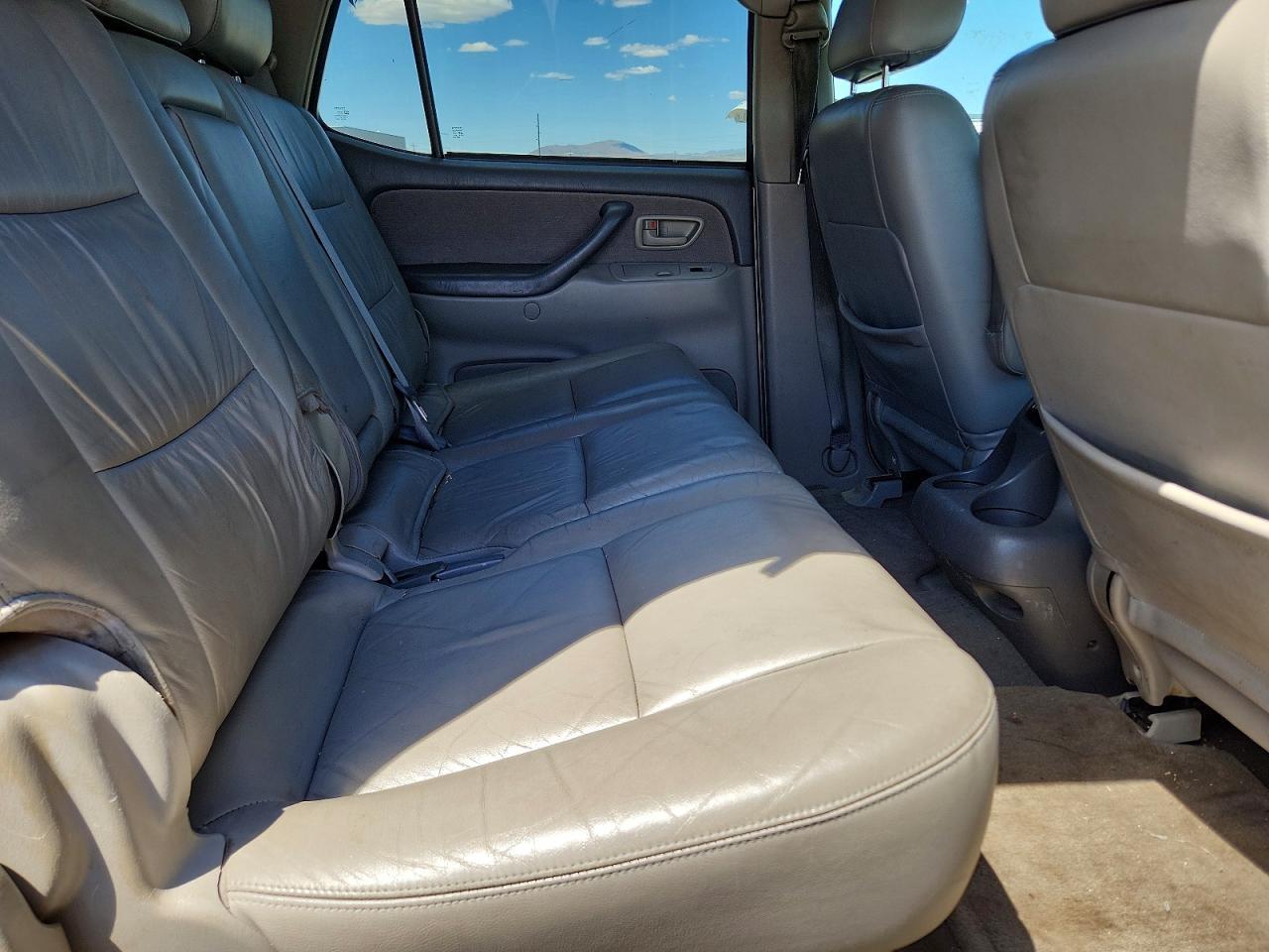 2003 TOYOTA Sequoia