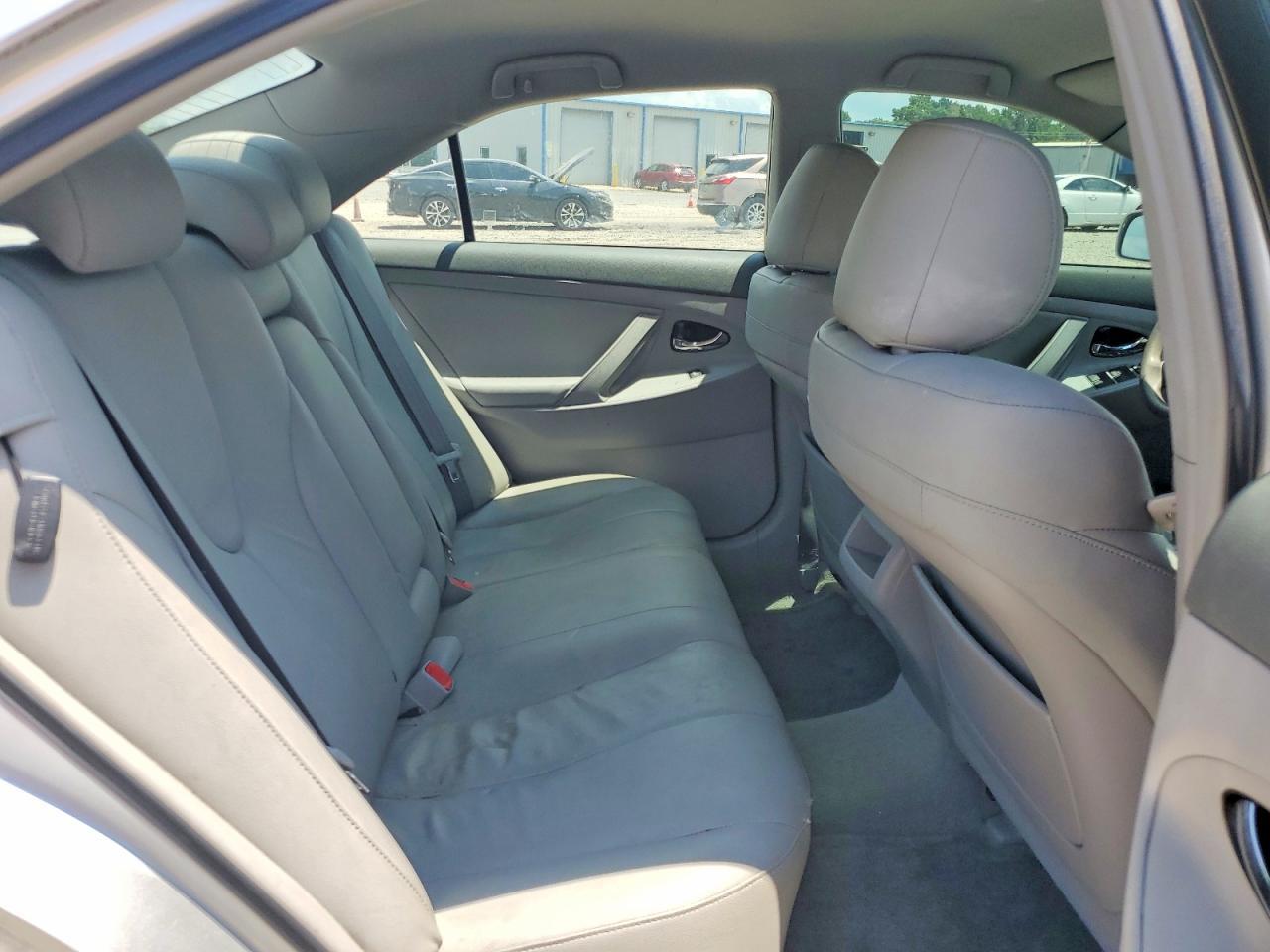 2011 TOYOTA CAMRY