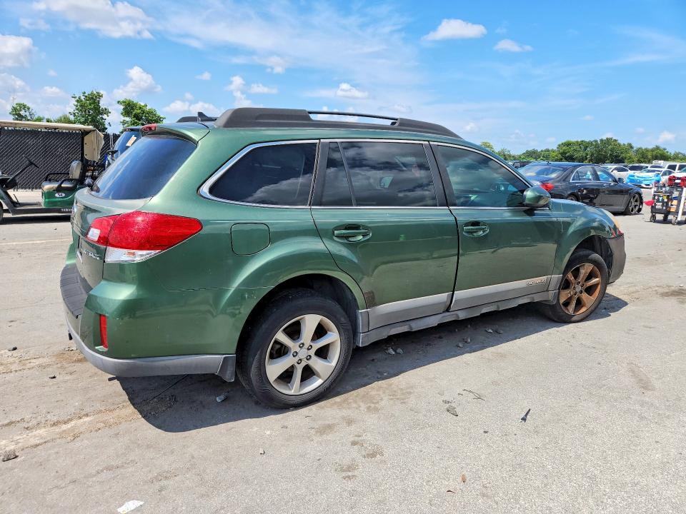 2014 SUBARU Outback