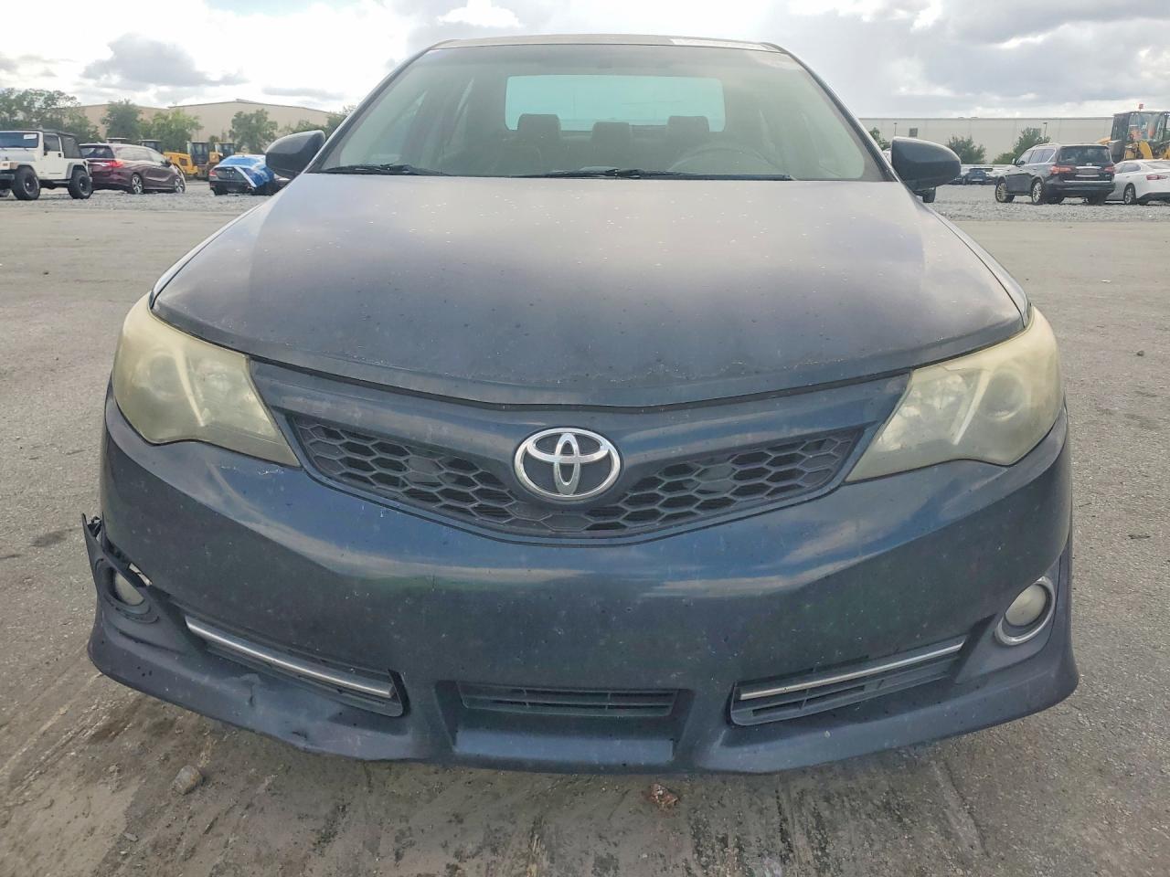 2013 TOYOTA CAMRY
