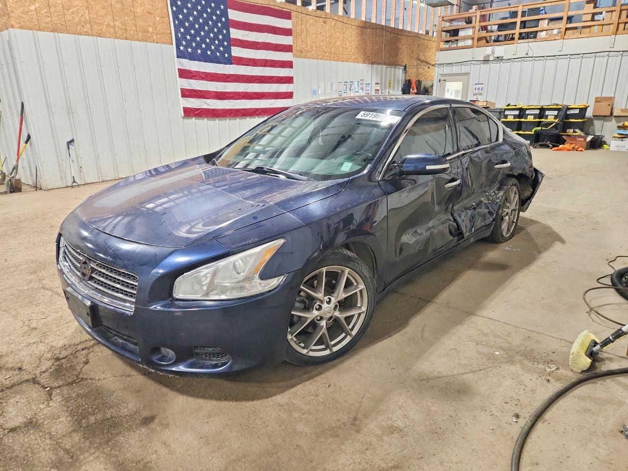 2010 NISSAN Maxima