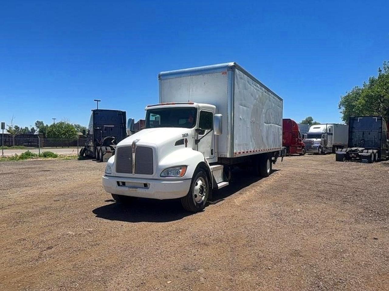 2018 KENWORTH T270