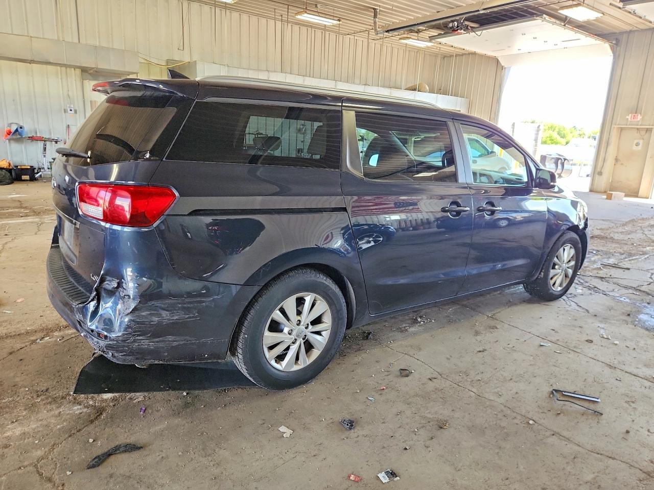 2016 KIA SEDONA