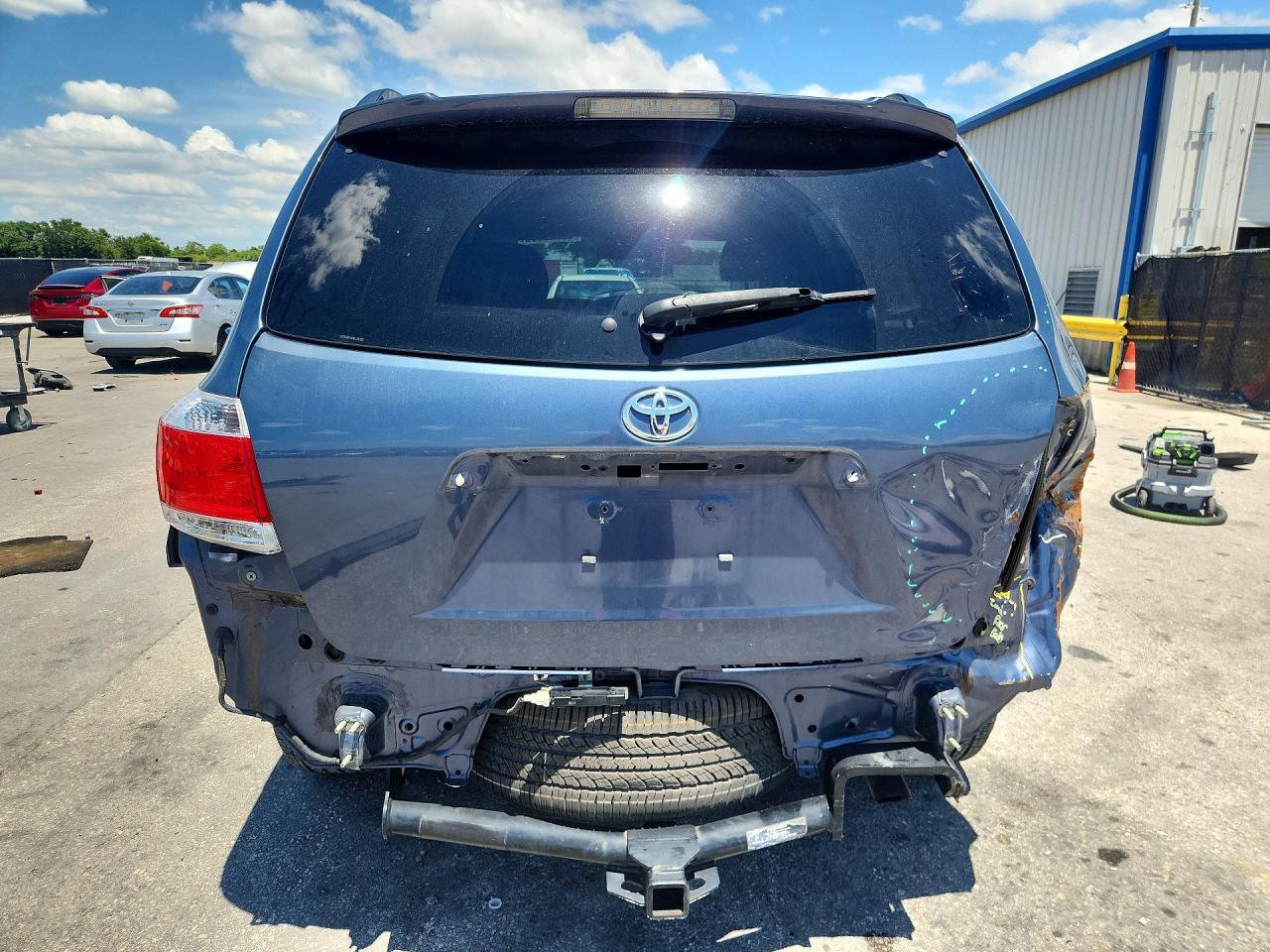 2013 TOYOTA HIGHLANDER