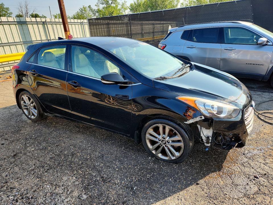 2017 HYUNDAI ELANTRA