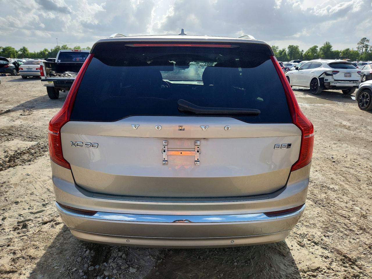 2024 VOLVO XC90