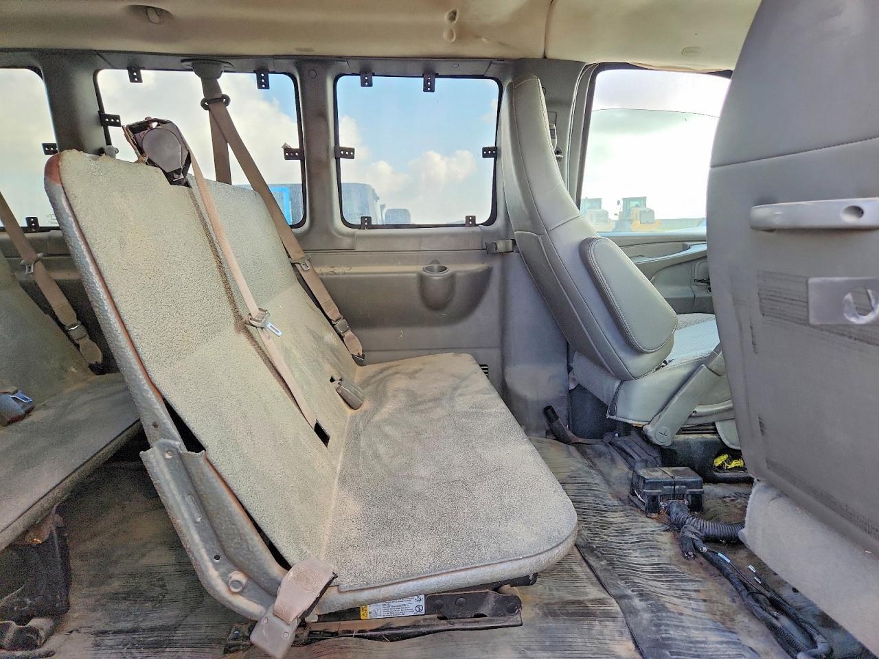 2014 CHEVROLET Express 3500