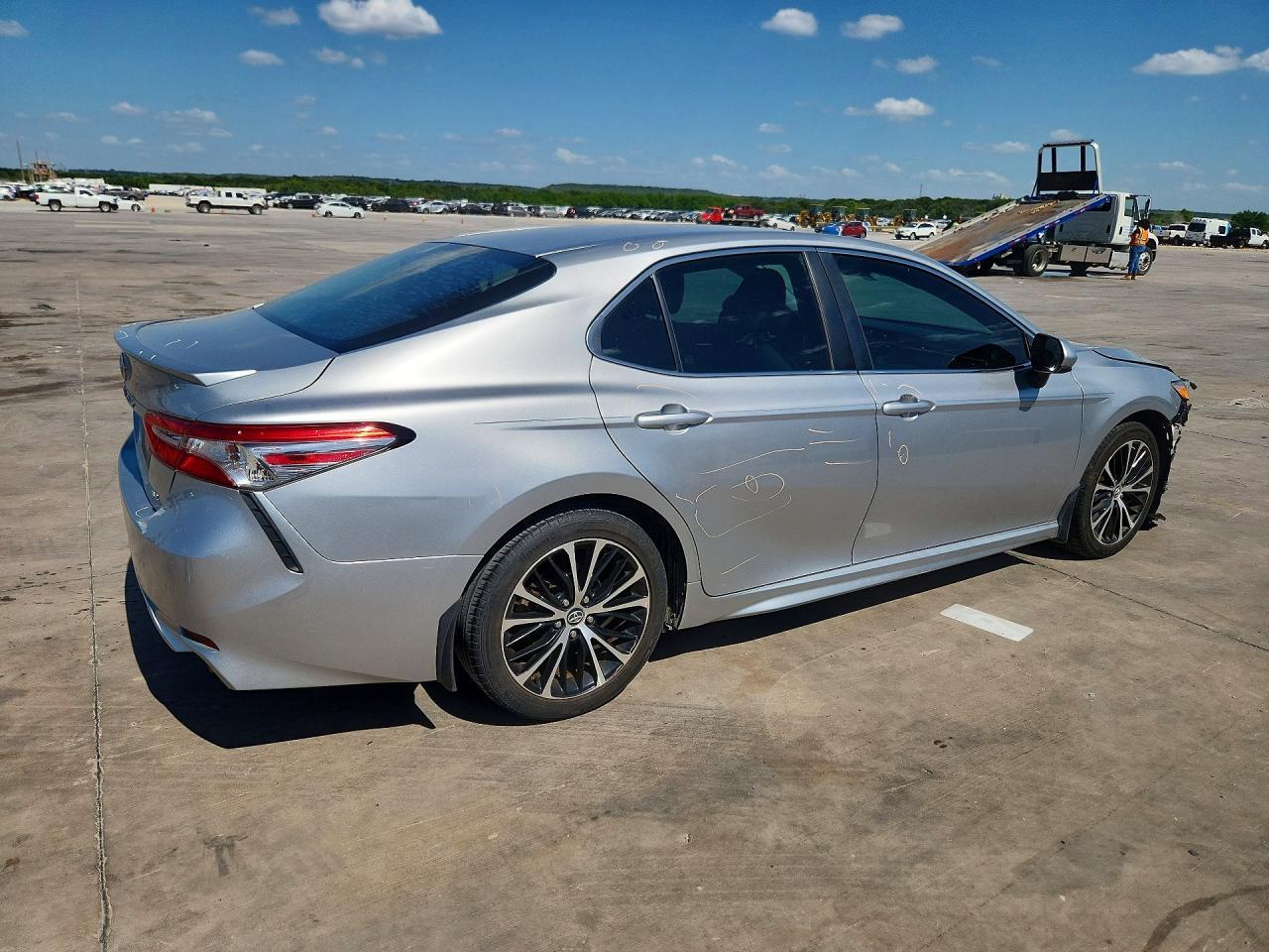 2018 TOYOTA CAMRY