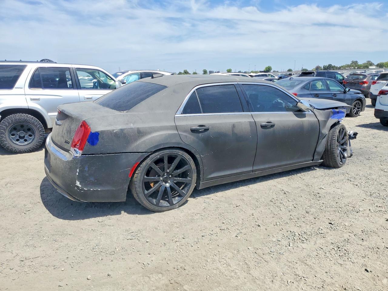 2019 CHRYSLER 300