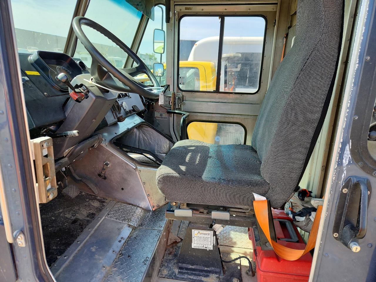 2021 FREIGHTLINER Chassis