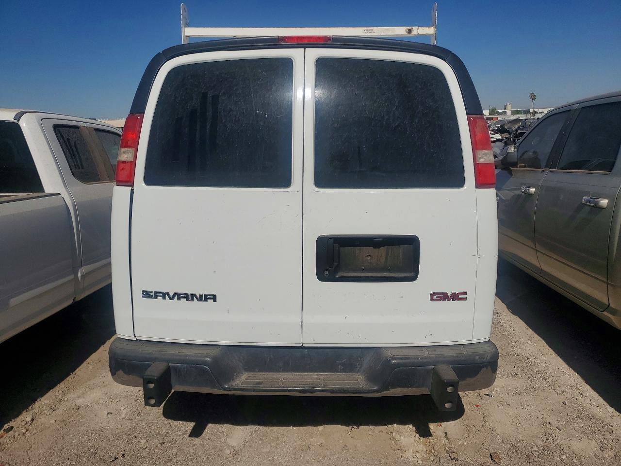 2017 GMC Savana