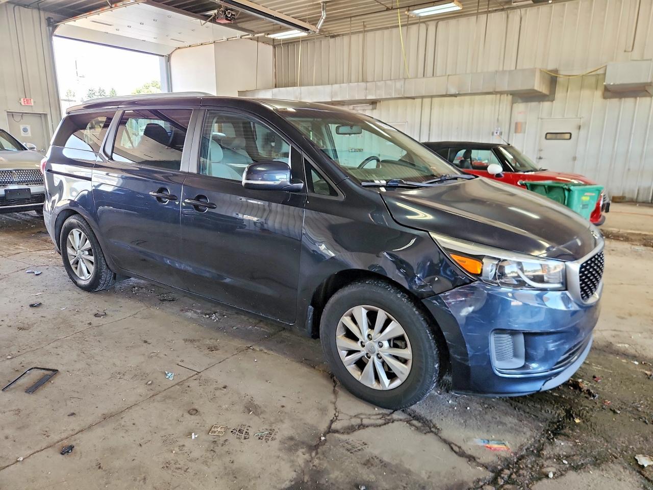 2016 KIA SEDONA
