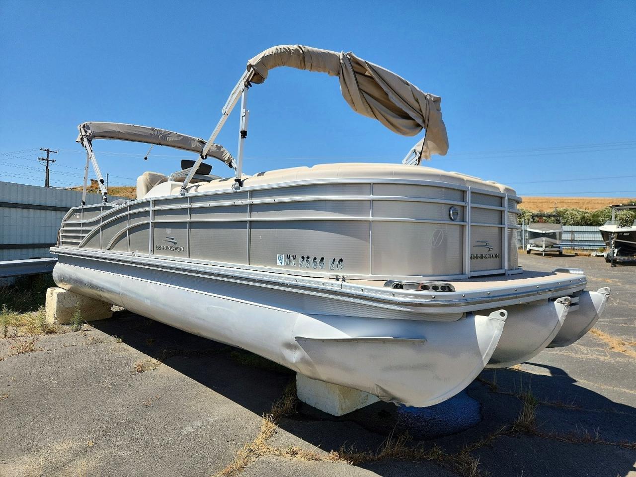 2013 Bennington Marine Boat