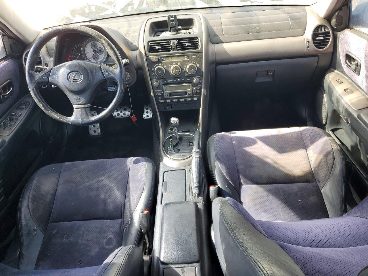 2001 LEXUS IS 300