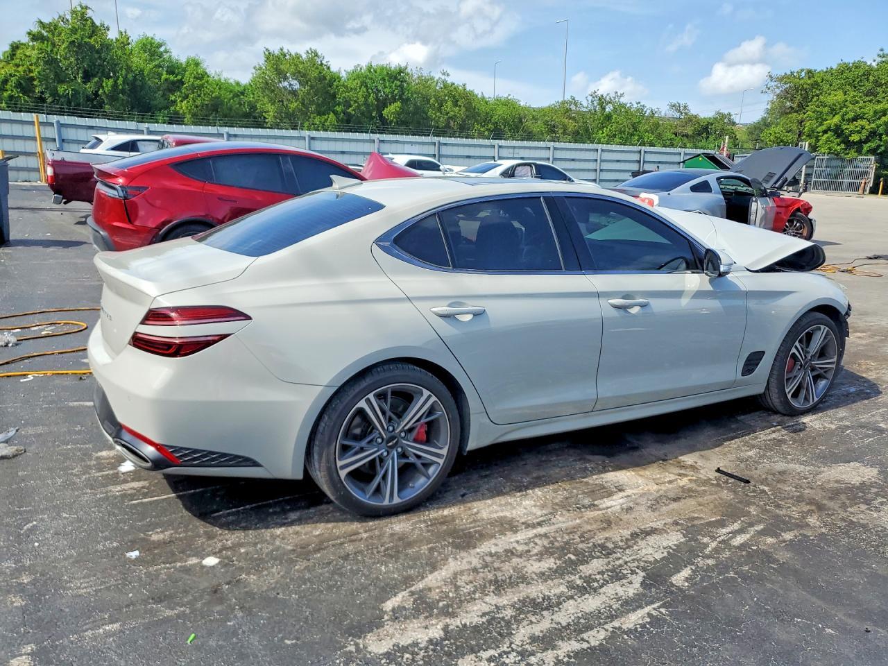 2025 GENESIS G70