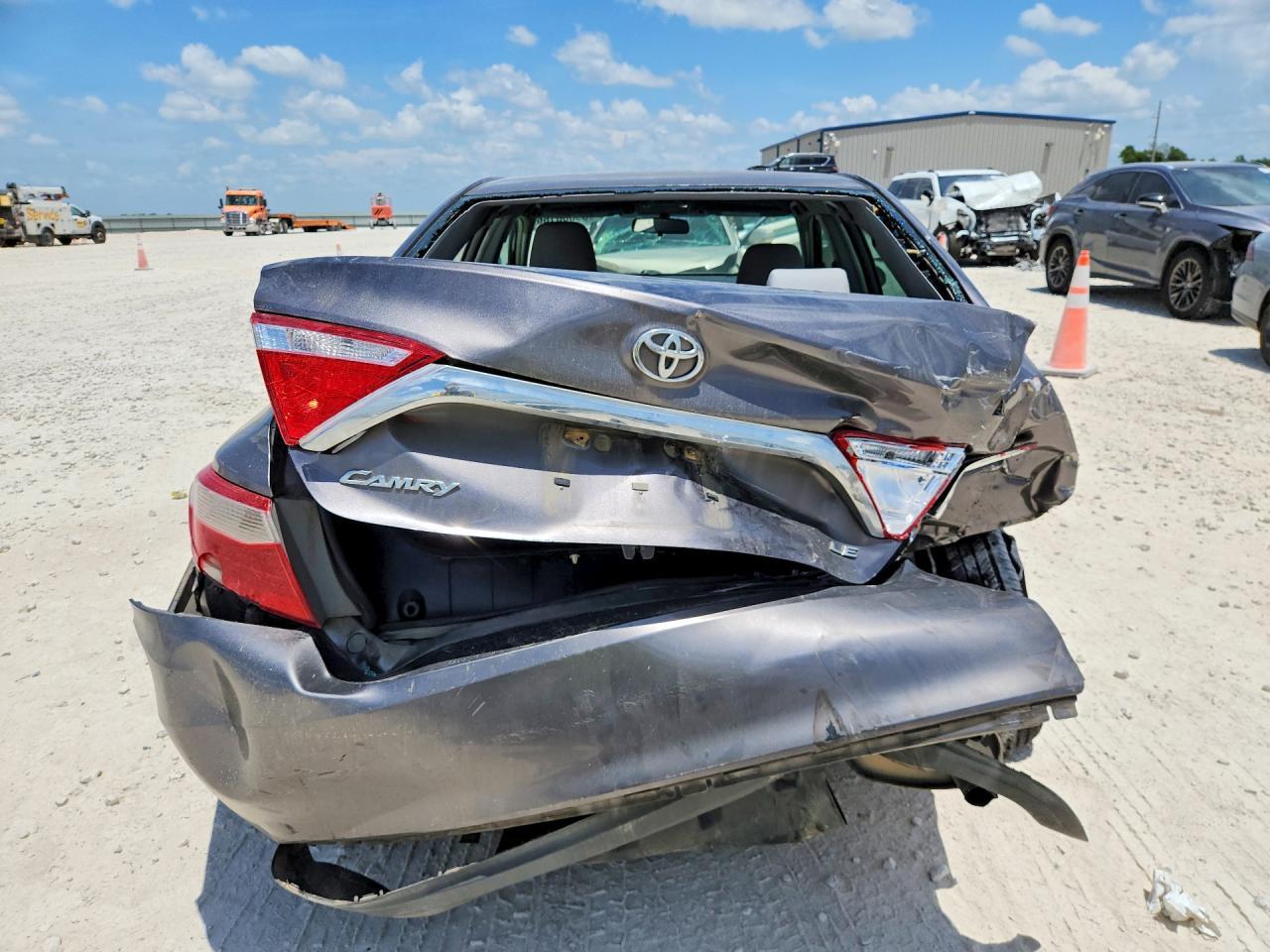 2017 TOYOTA CAMRY