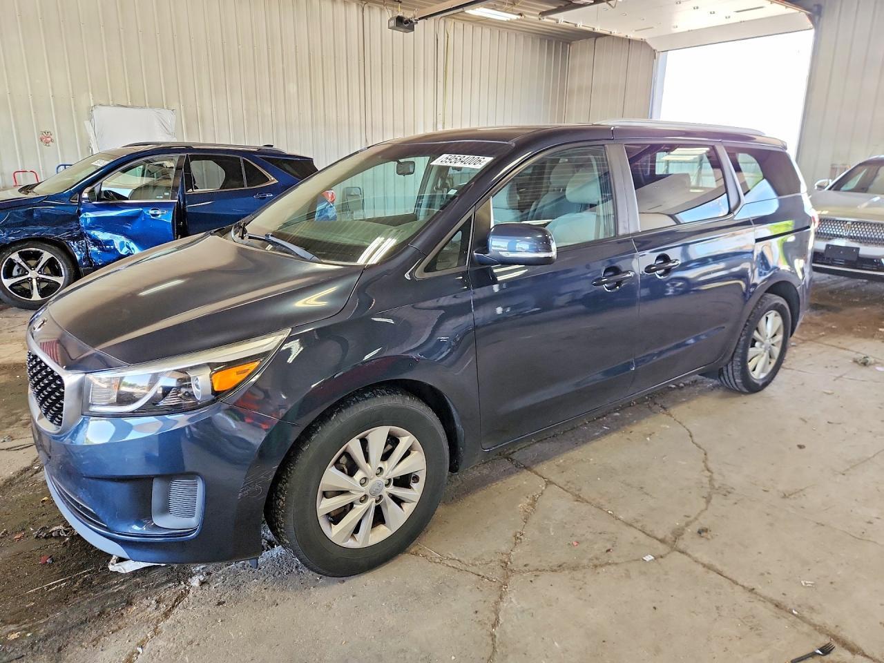 2016 KIA SEDONA