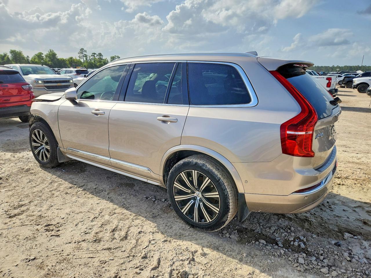 2024 VOLVO XC90