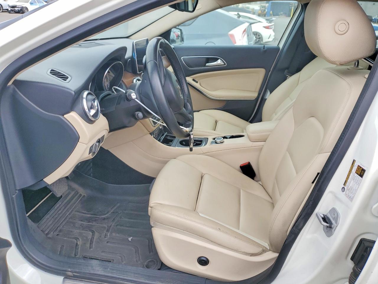 2016 MERCEDES-BENZ GLA-Class