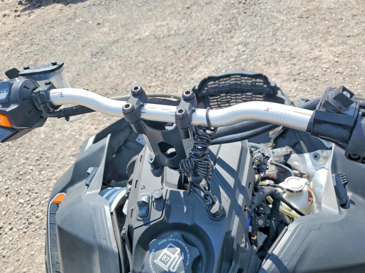 2021 SKIDOO RENEGADE