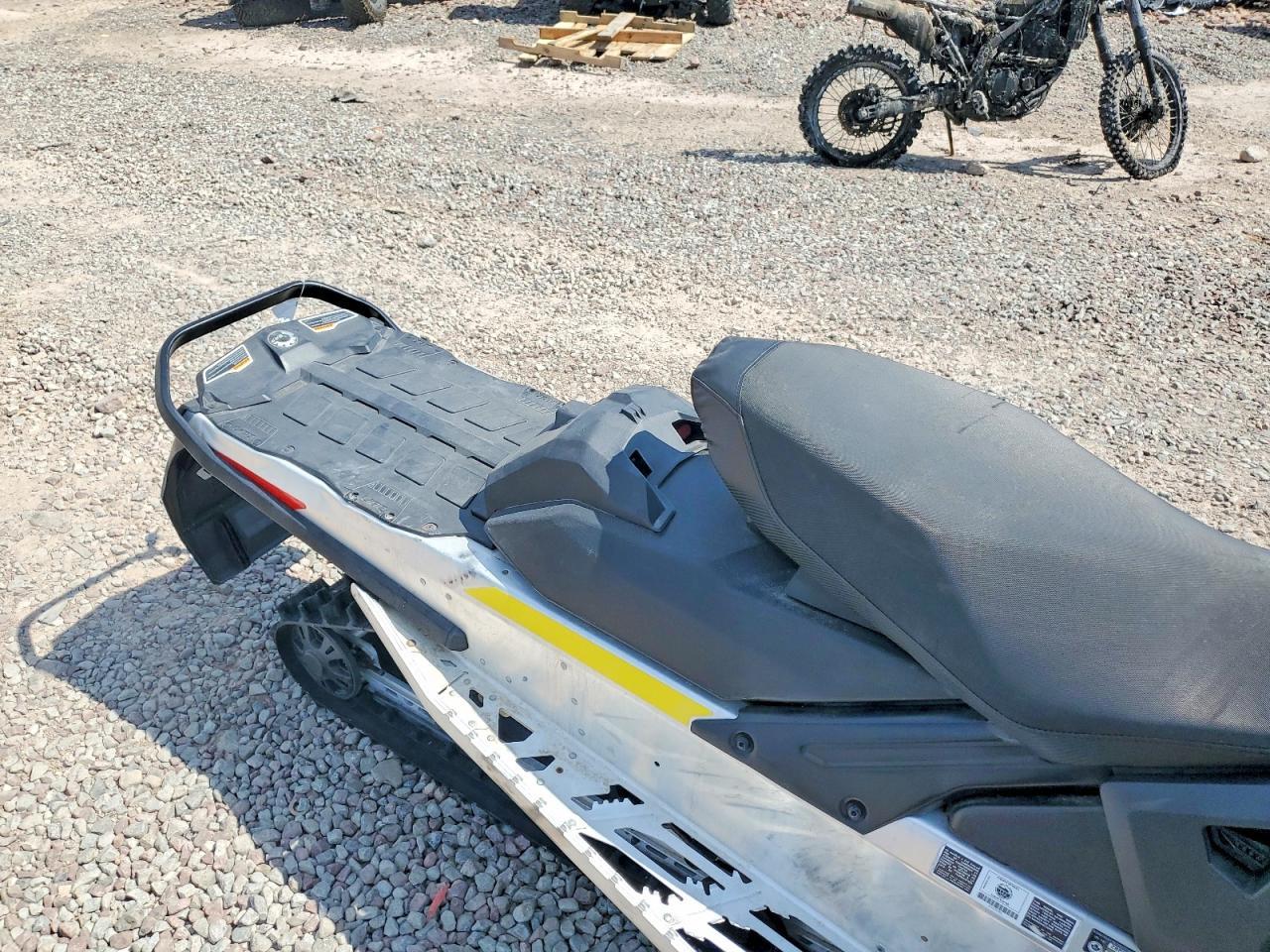 2021 SKIDOO RENEGADE