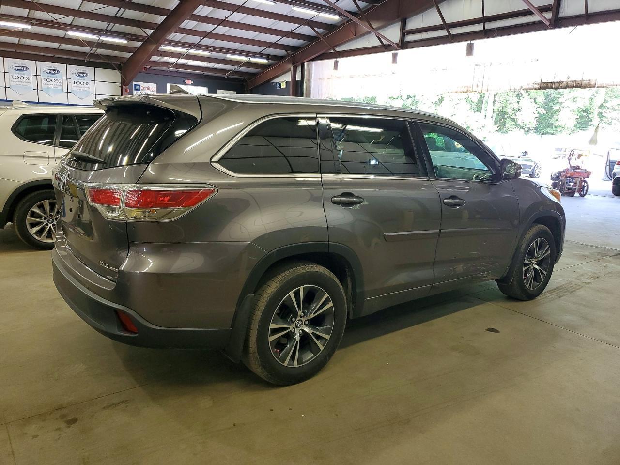 2016 TOYOTA HIGHLANDER