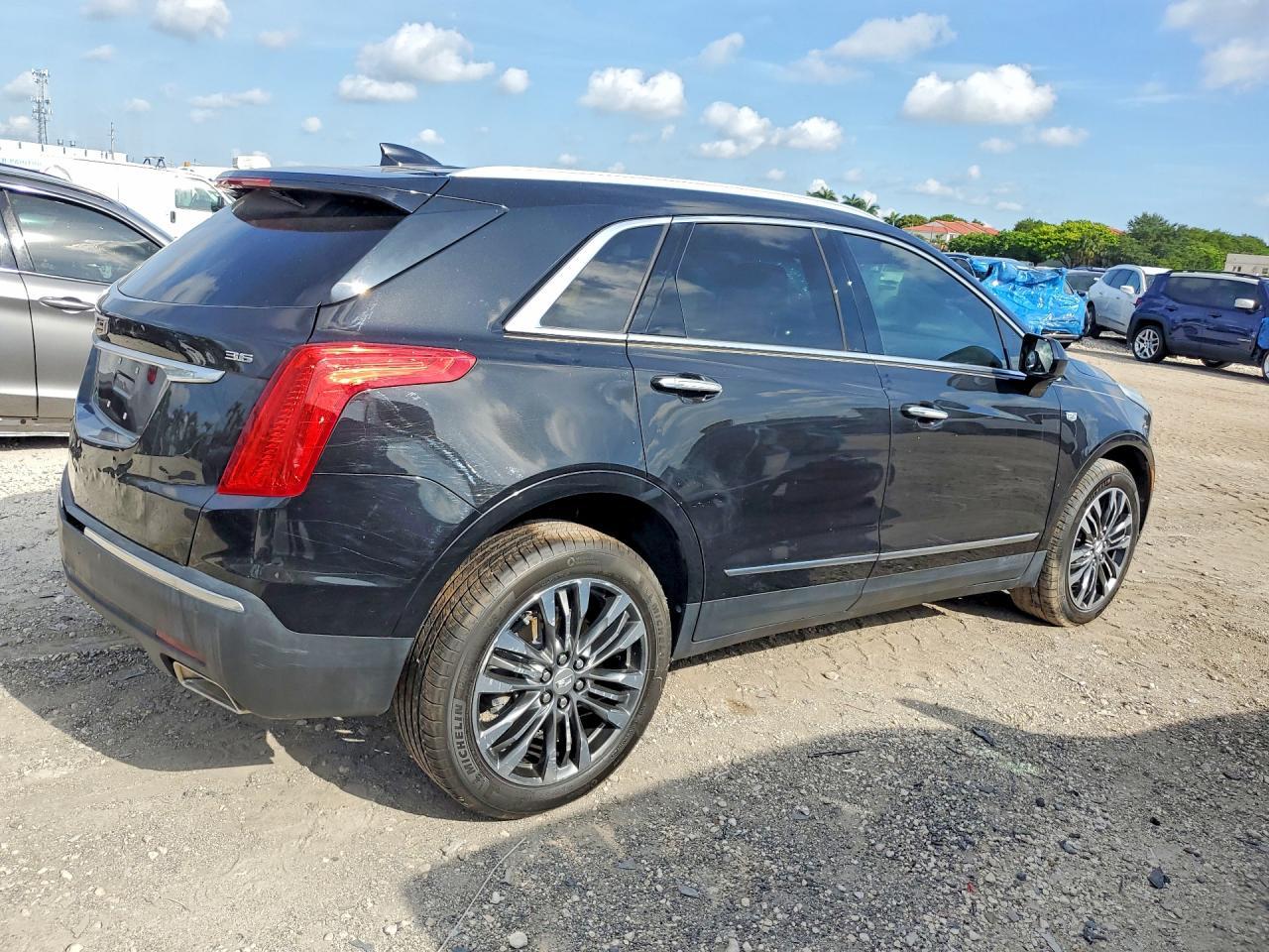 2018 CADILLAC XT5
