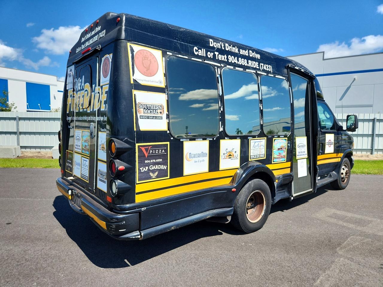 2006 FORD Econoline E350