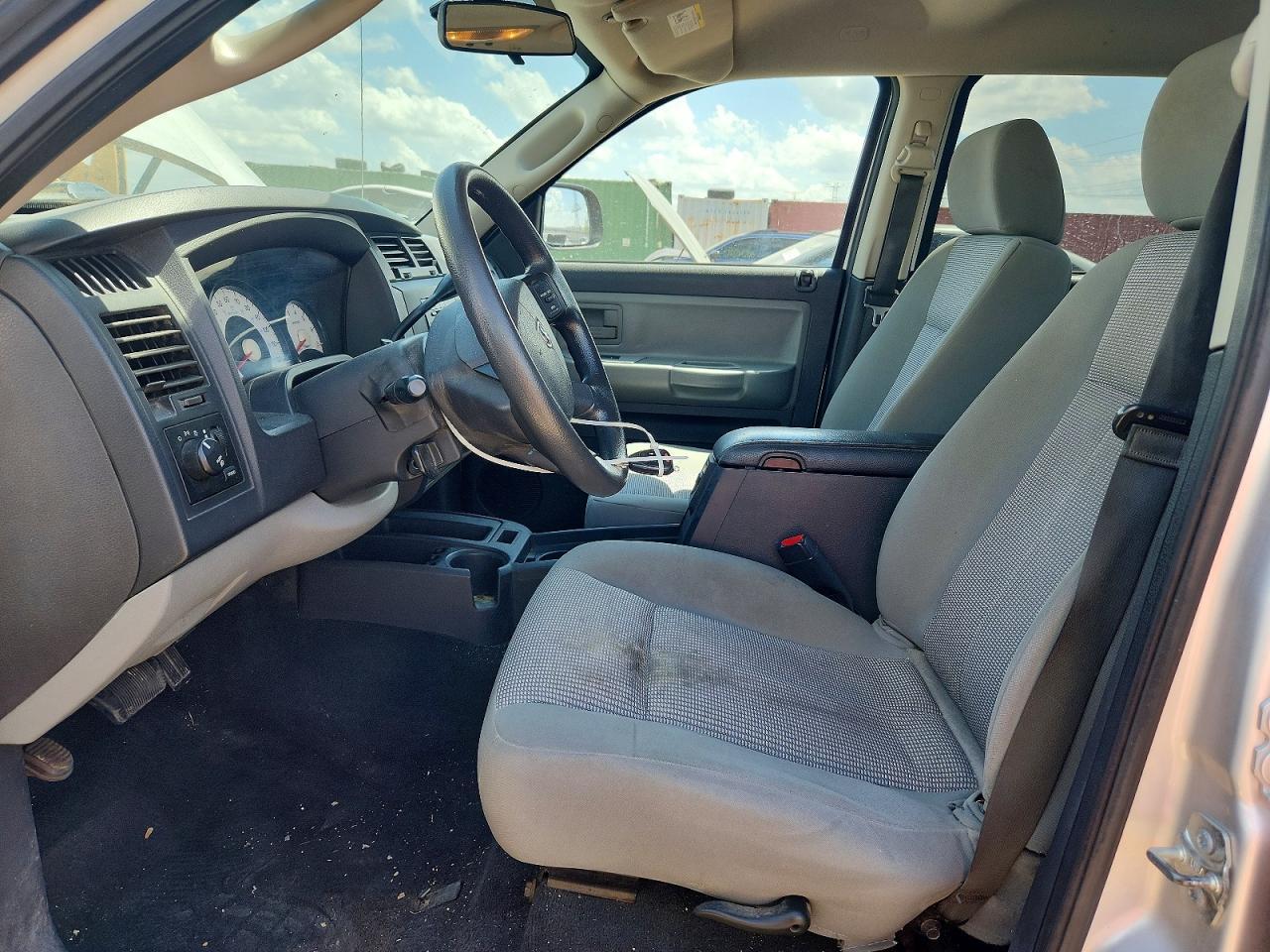 2010 DODGE Dakota