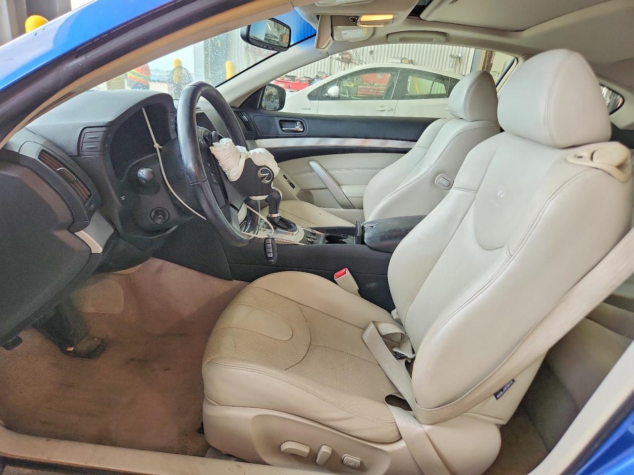 2013 INFINITI G37