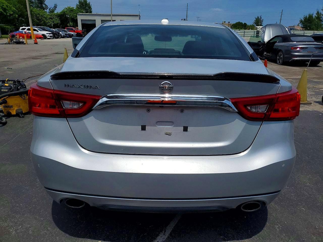 2016 NISSAN Maxima