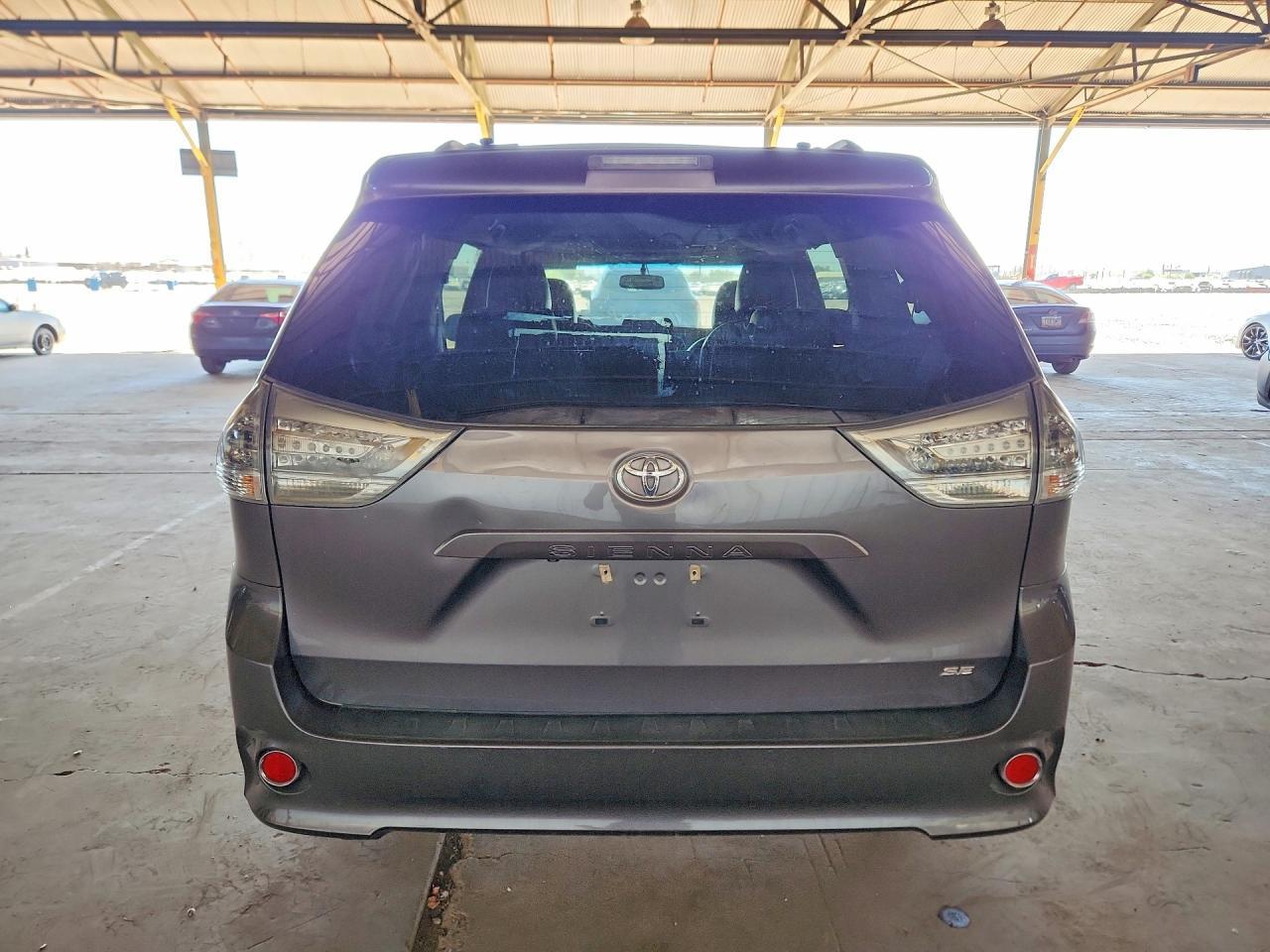 2013 TOYOTA SIENNA