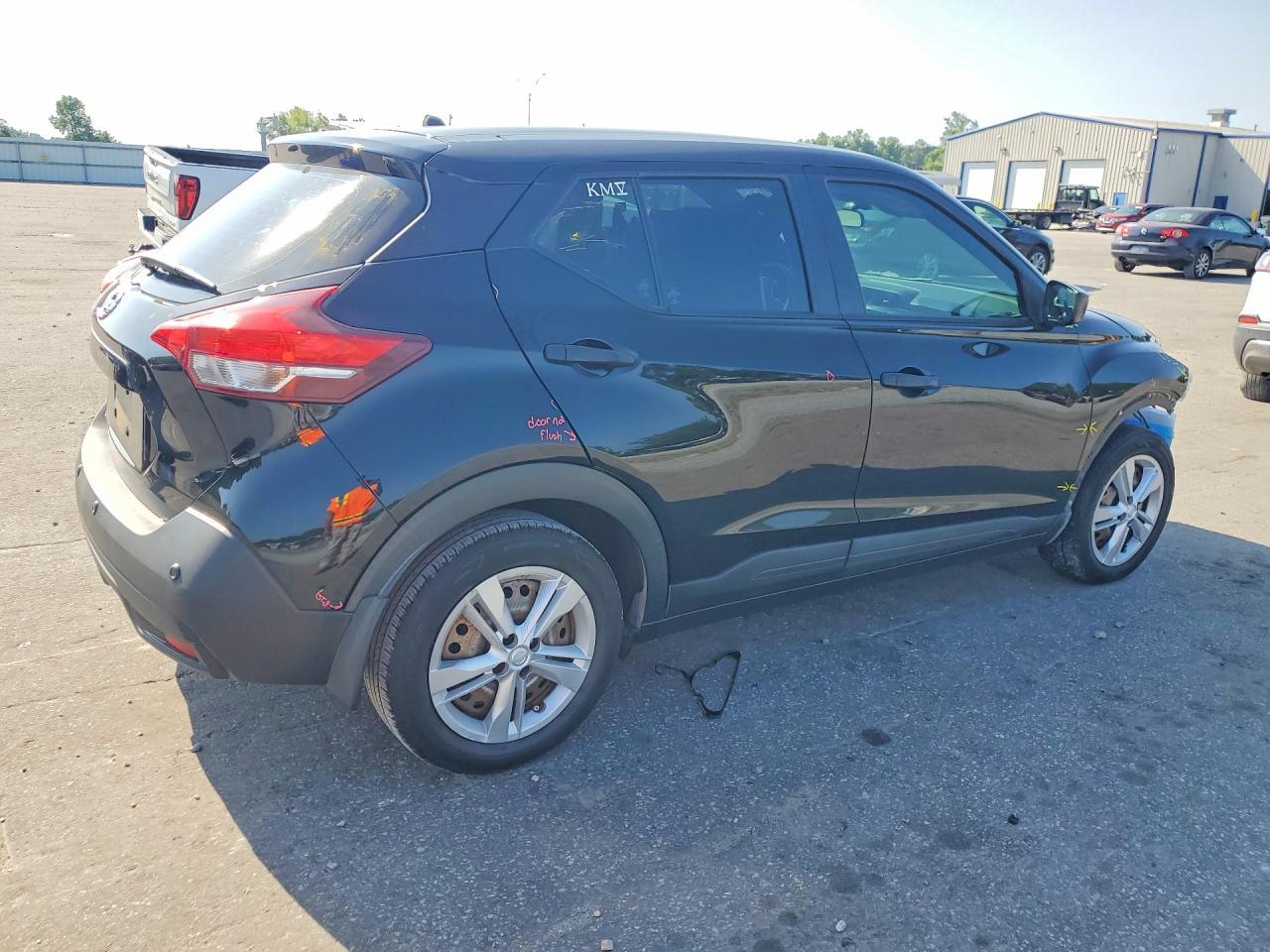 2020 NISSAN KICKS