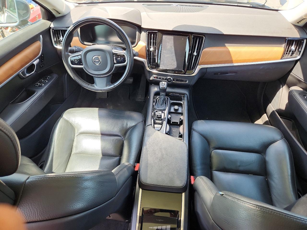 2018 VOLVO S90