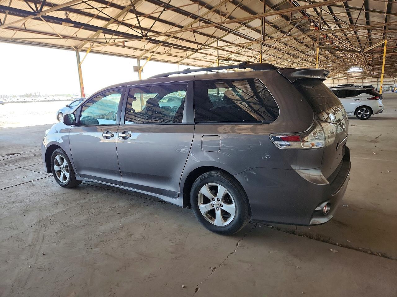 2013 TOYOTA SIENNA