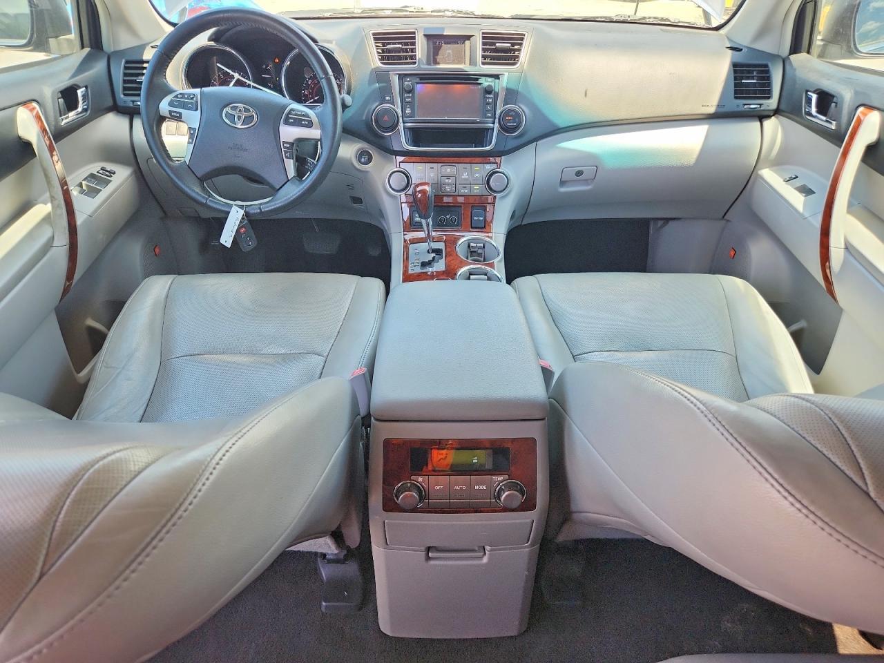 2013 TOYOTA HIGHLANDER