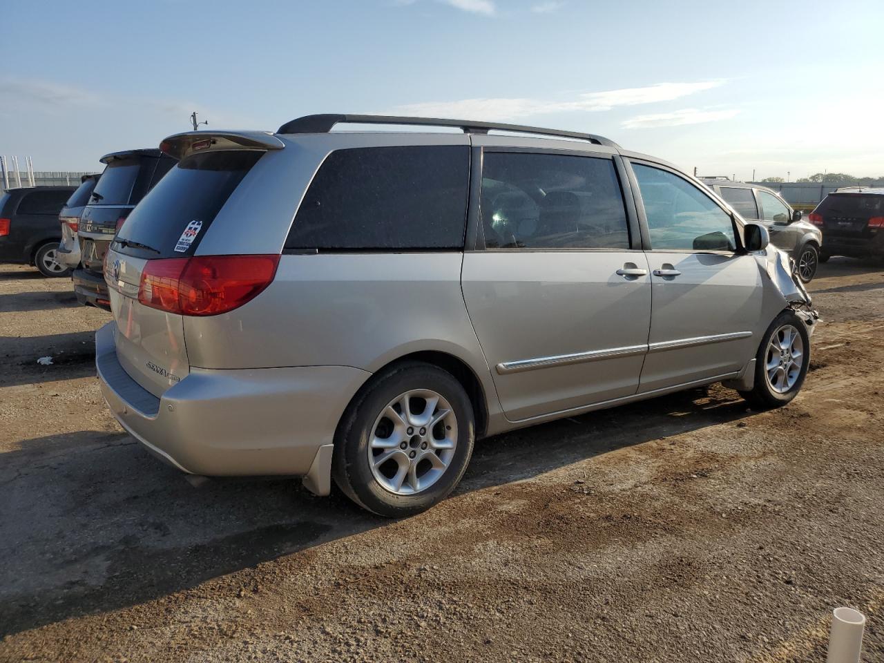 2006 TOYOTA SIENNA