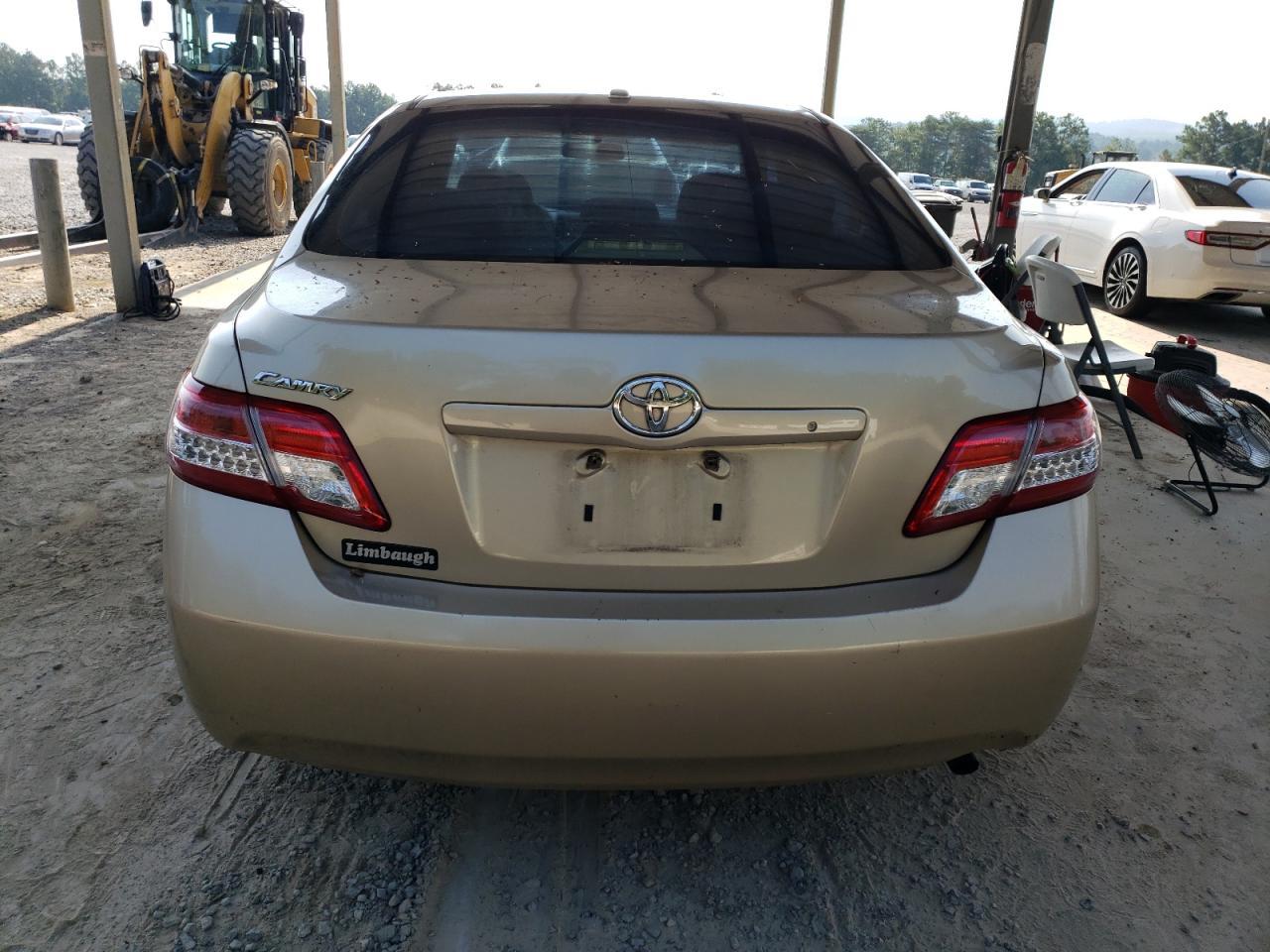 2011 TOYOTA CAMRY