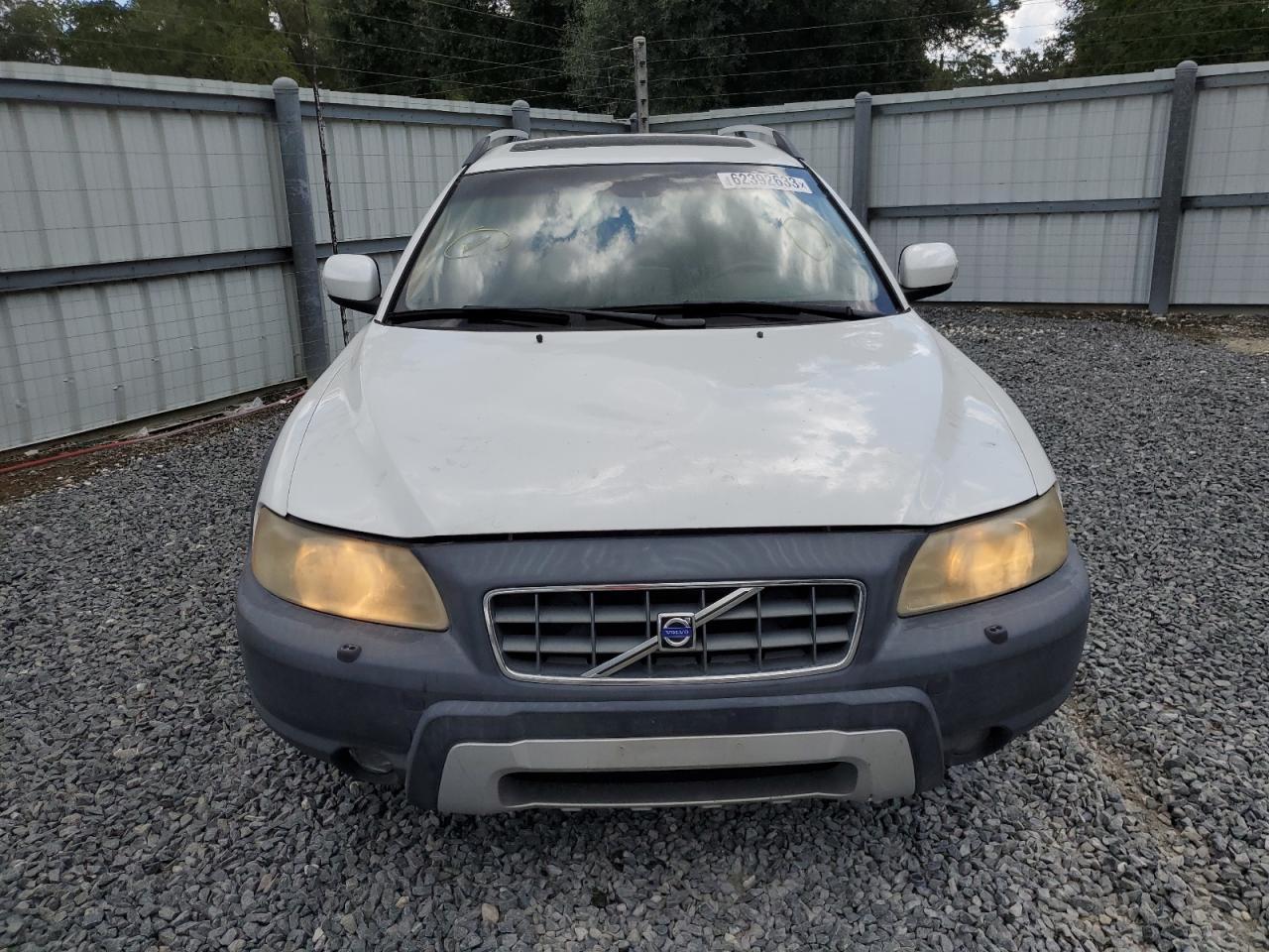 2005 VOLVO XC70