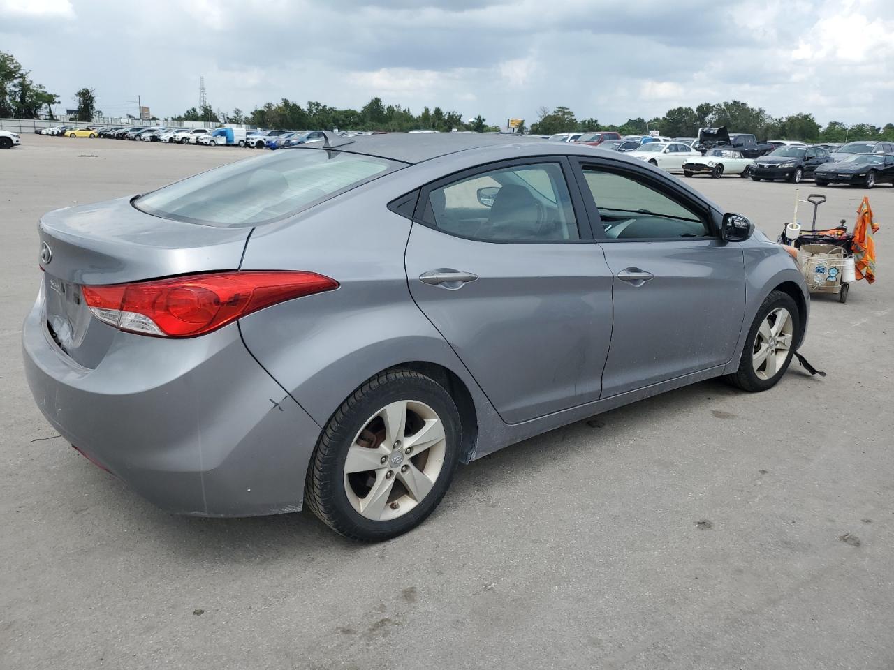 2012 HYUNDAI ELANTRA