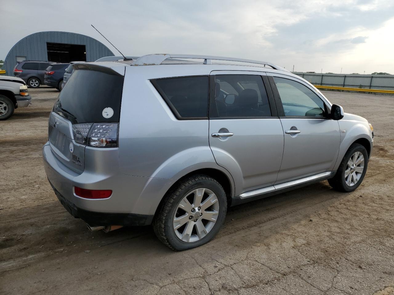 2008 MITSUBISHI outlander