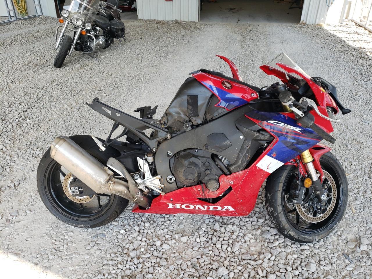 2023 HONDA CBR1000