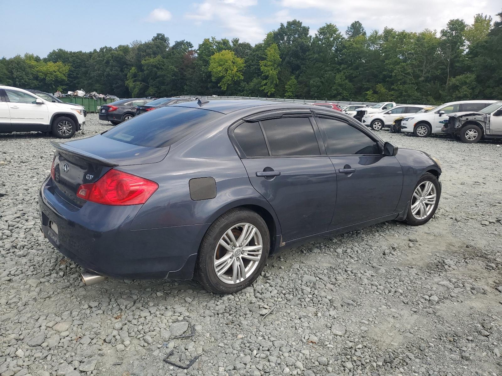 2013 INFINITI G37