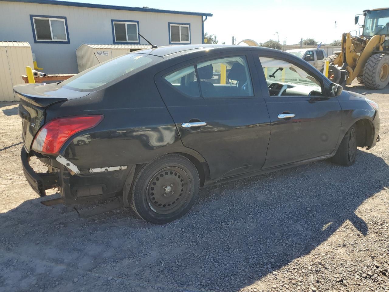 2017 NISSAN VERSA