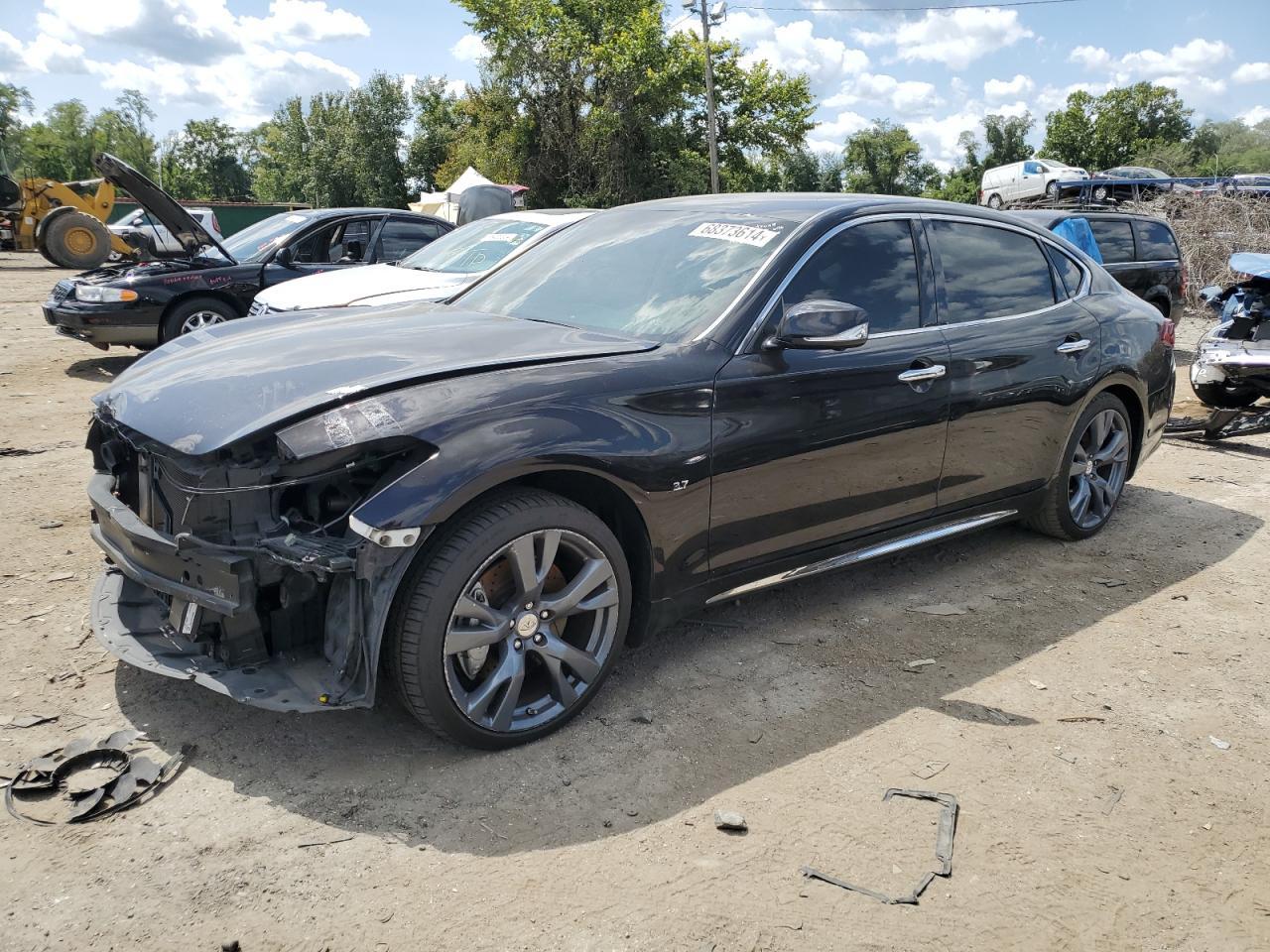 2016 INFINITI Q70