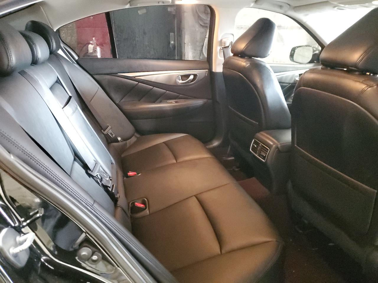 2015 INFINITI Q50
